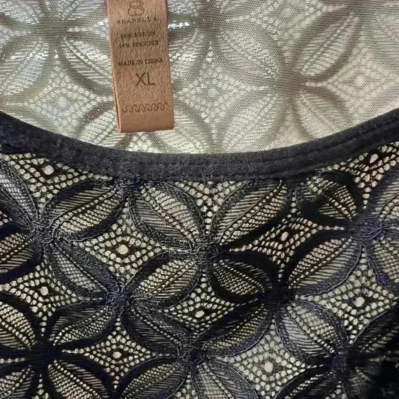 SHAPELLX Lace Glamour Geometric Sculpting Bodysuit - Picture 7 of 8